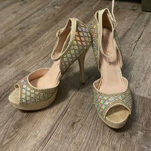 Size 6.5 only worn once